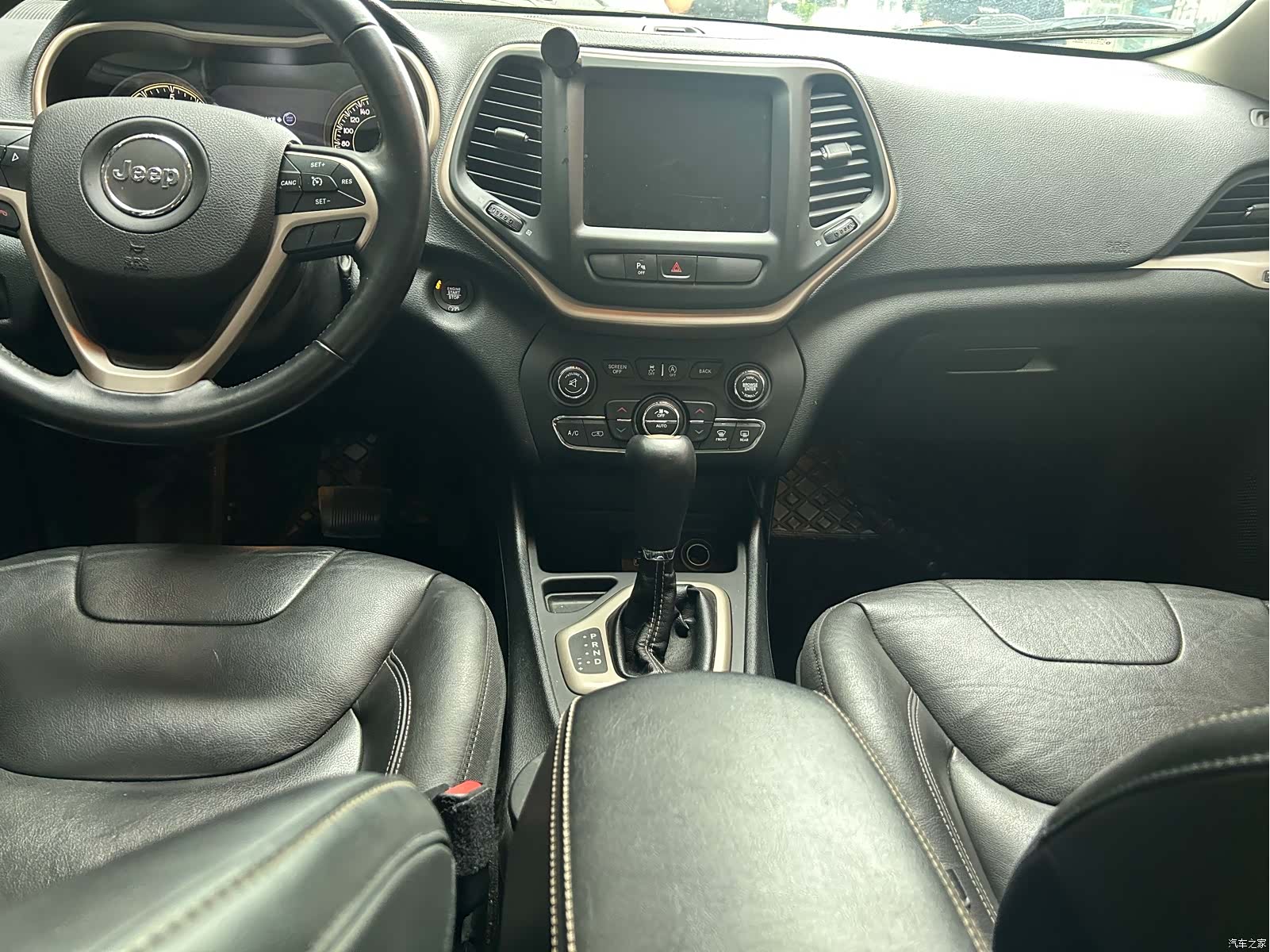 Jeep Cherokee, 2018 11