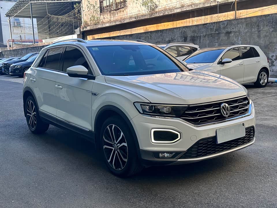Volkswagen T-ROC exploring Songs