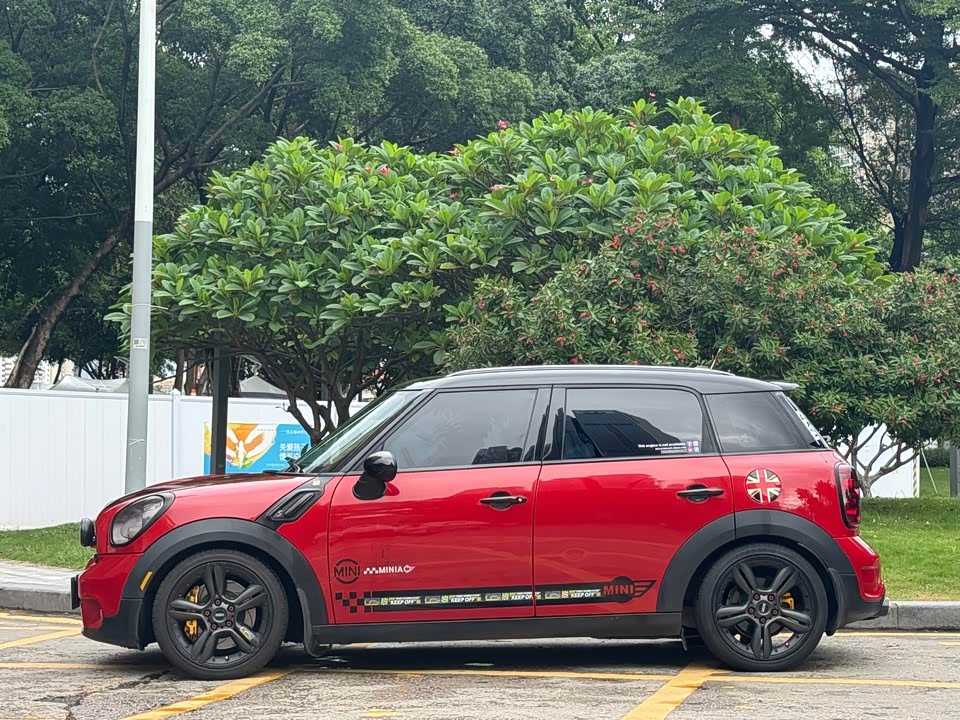 MINI COUNTRYMAN