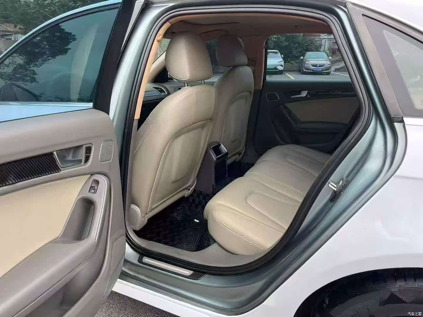 Audi A4L, 2010 4