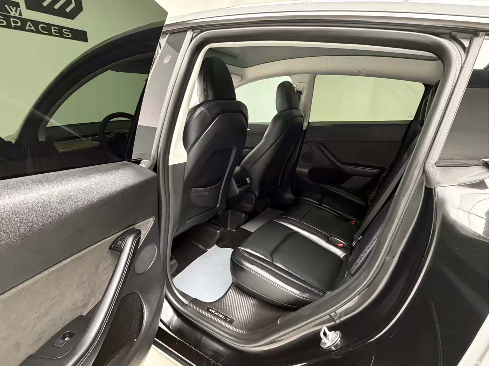 Tesla Model Y, 2023 17