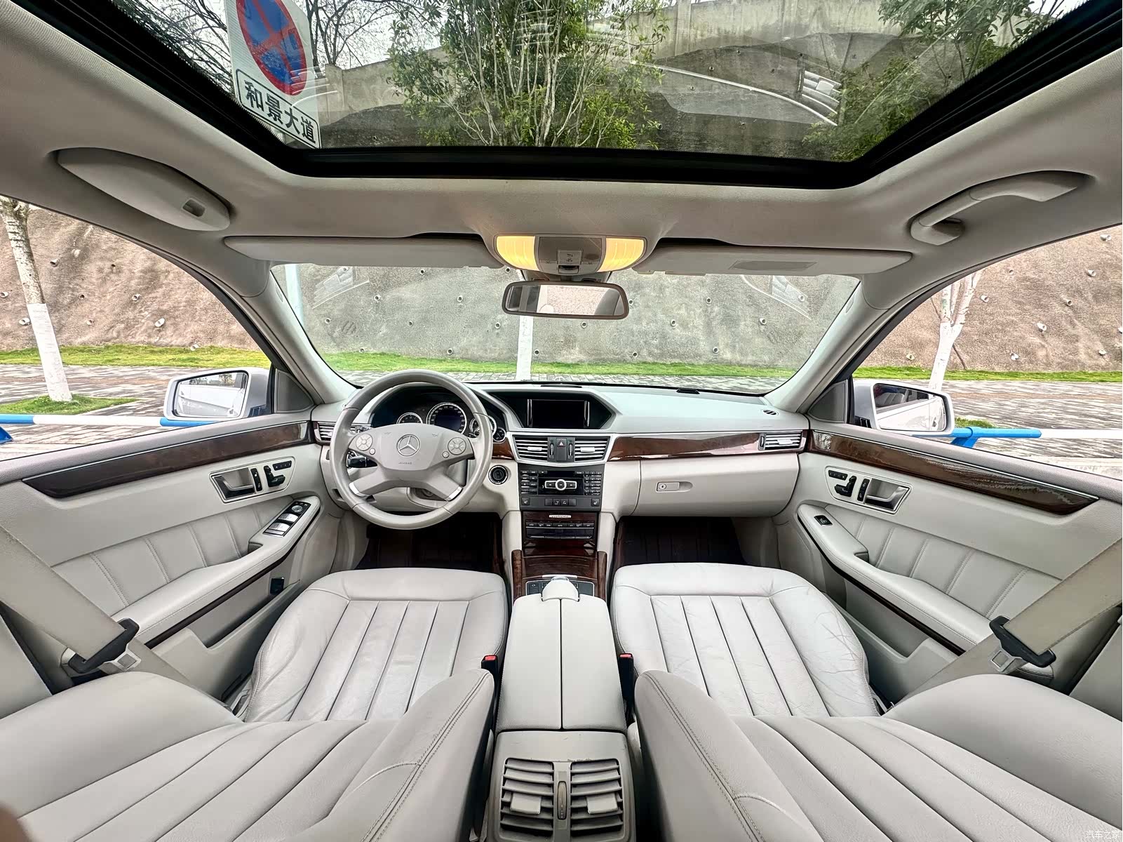 Mercedes-Benz E-Class, 2012 36