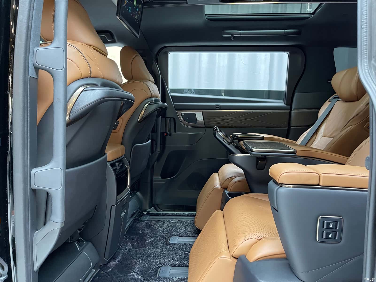 Toyota Vellfire, 2023 7