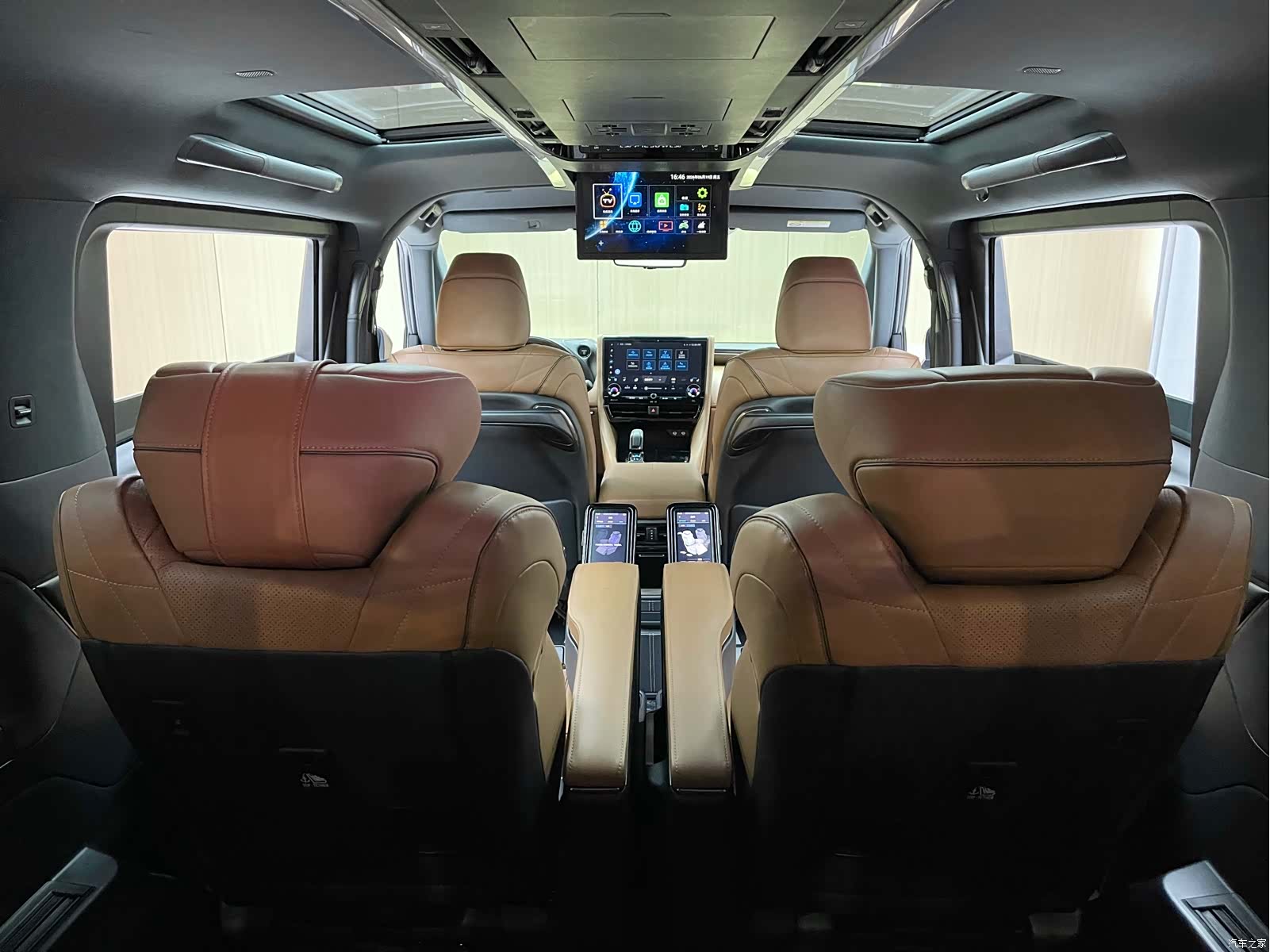 Toyota Vellfire, 2023 9