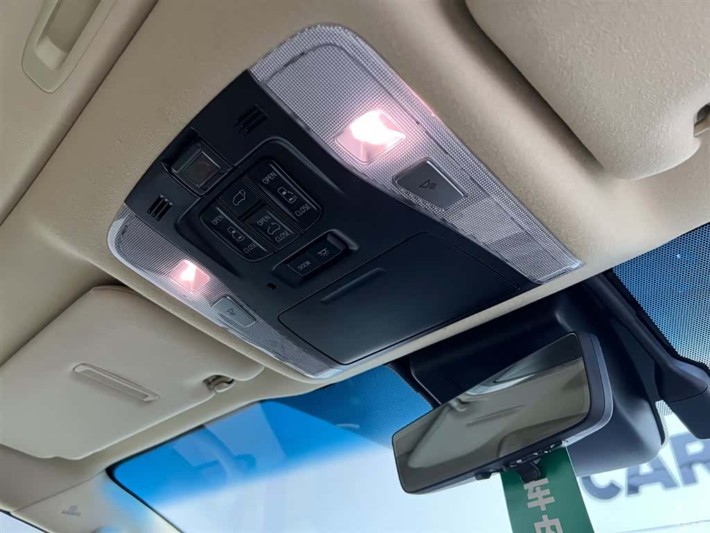 Toyota Alphard, 2022 22