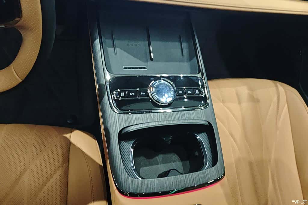 Geely 8, 2026 16