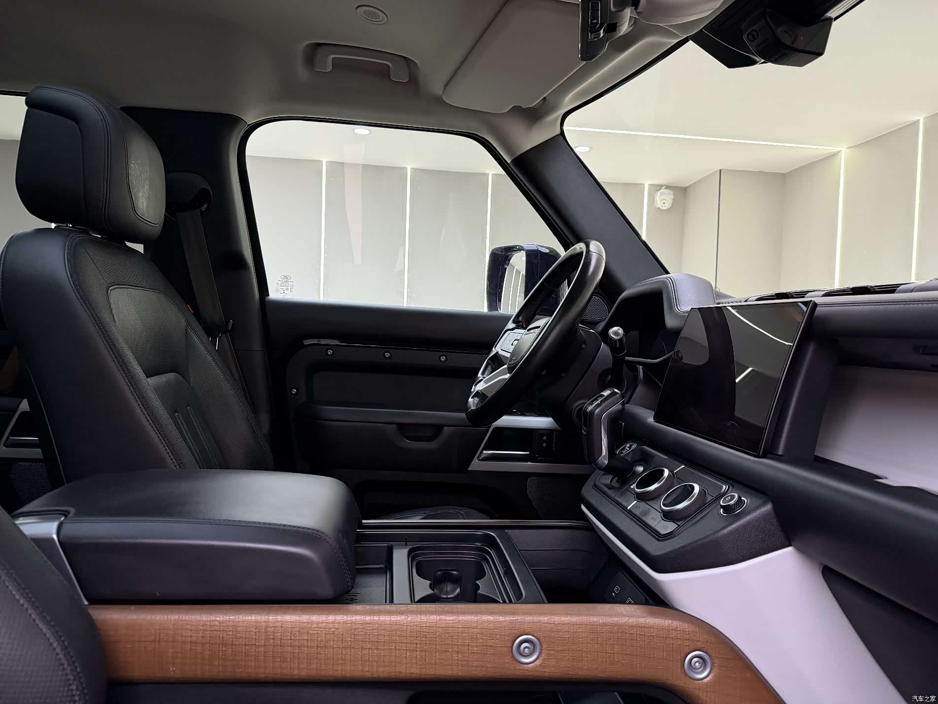 Land Rover Defender, 2022 4