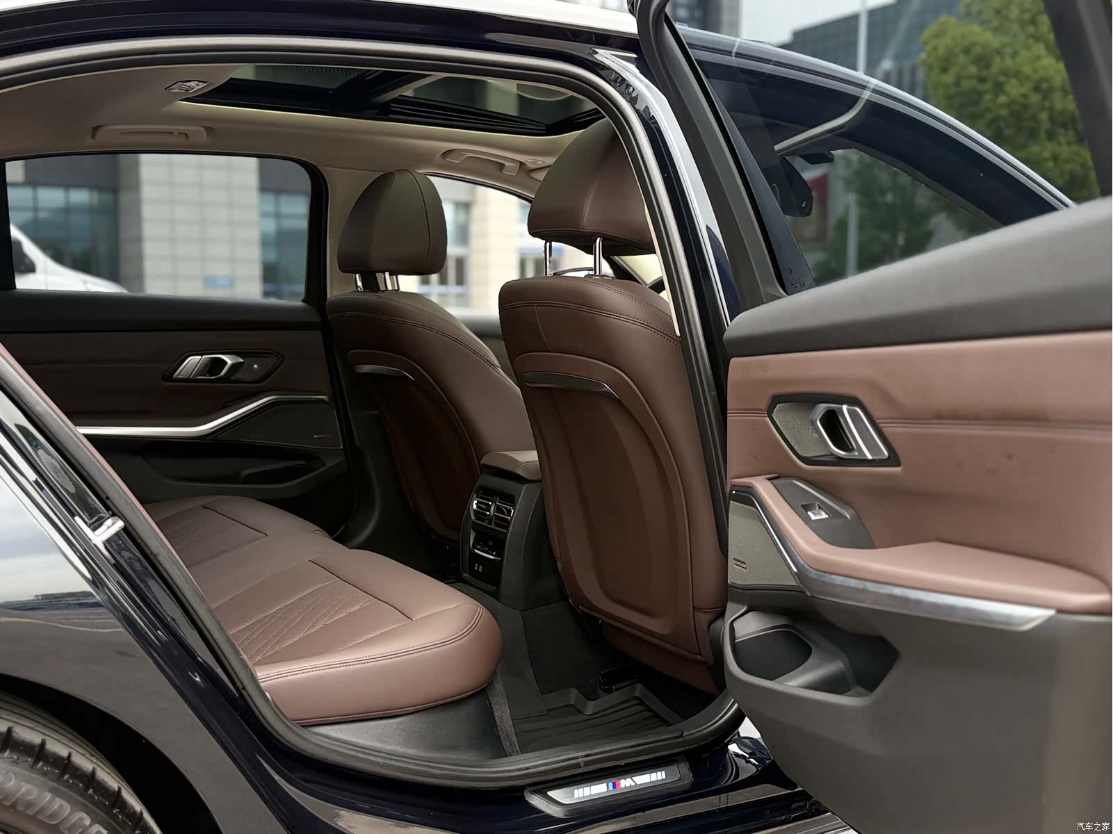 BMW 3 Series, 2023 11