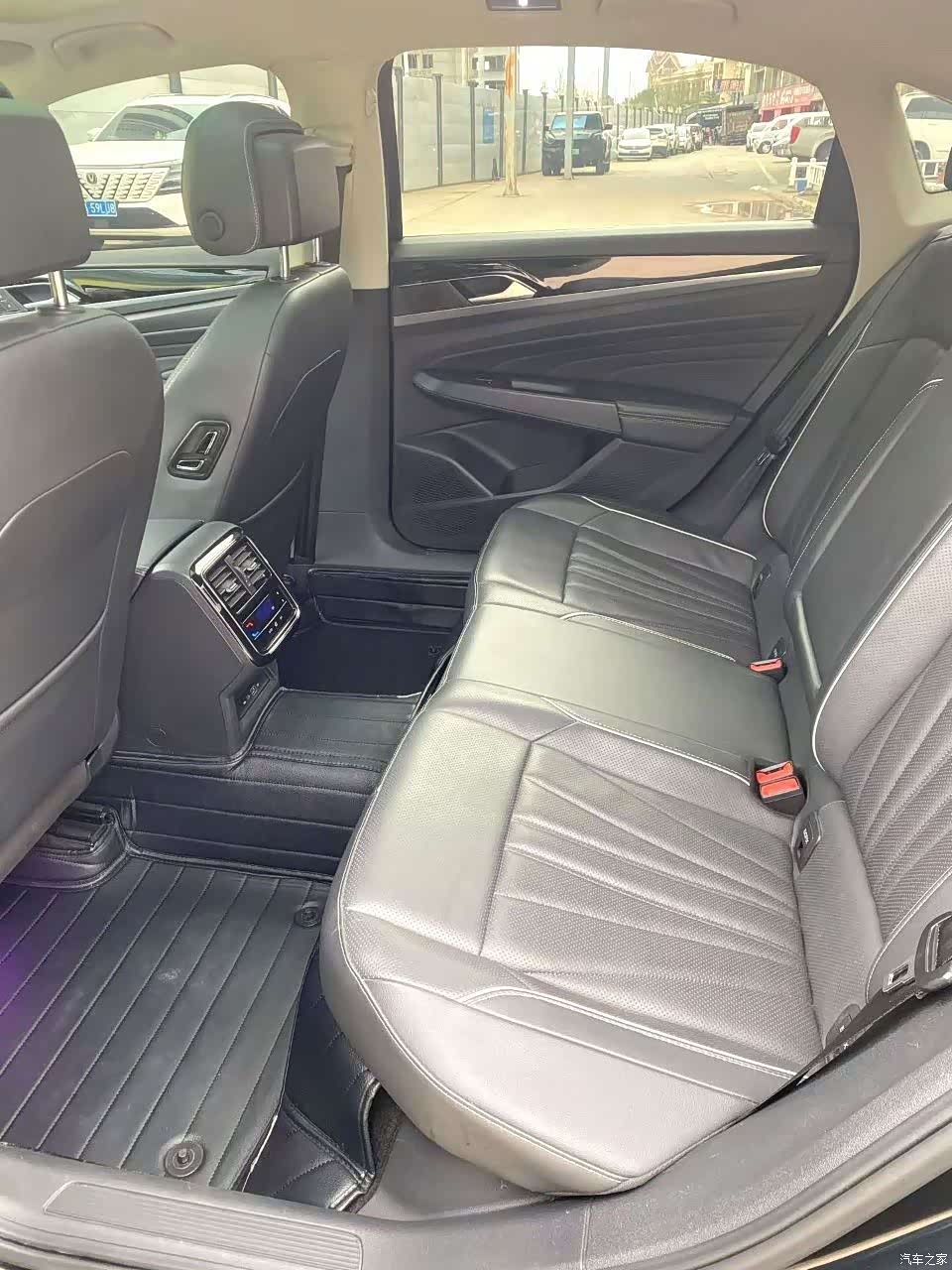 Volkswagen Passat, 2024 все фото