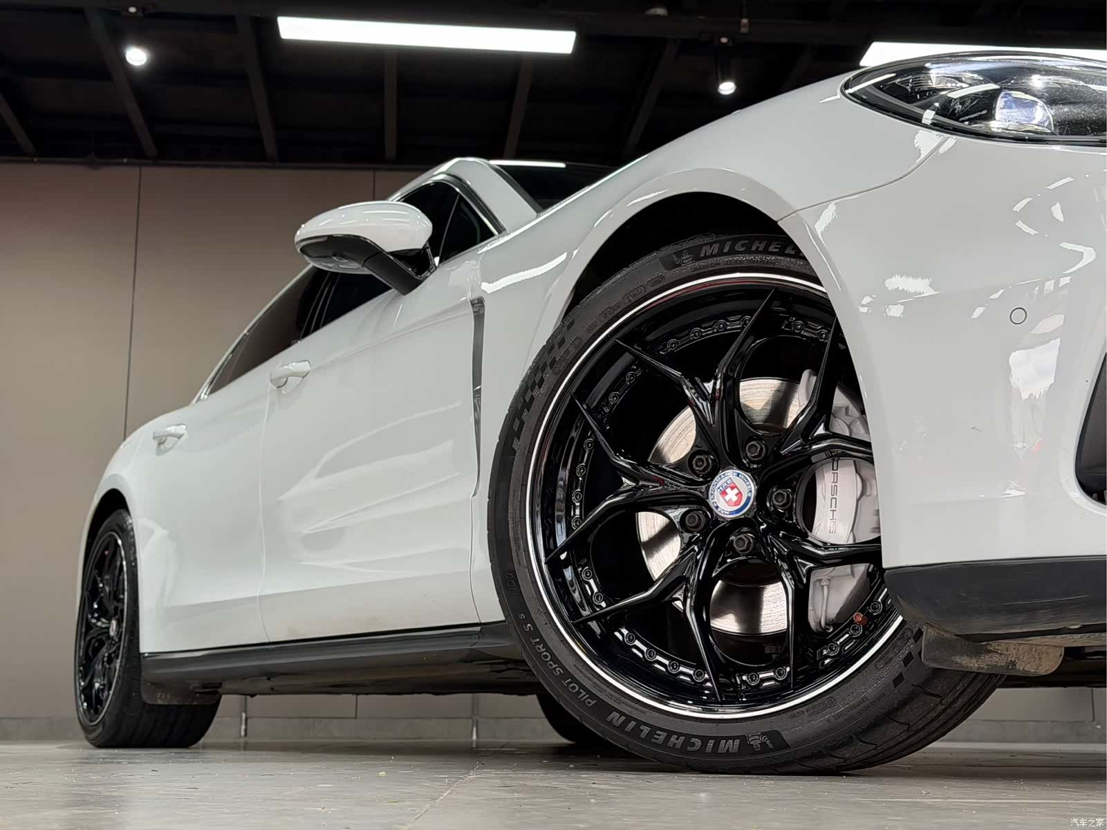 Porsche Panamera, 2019 все фото