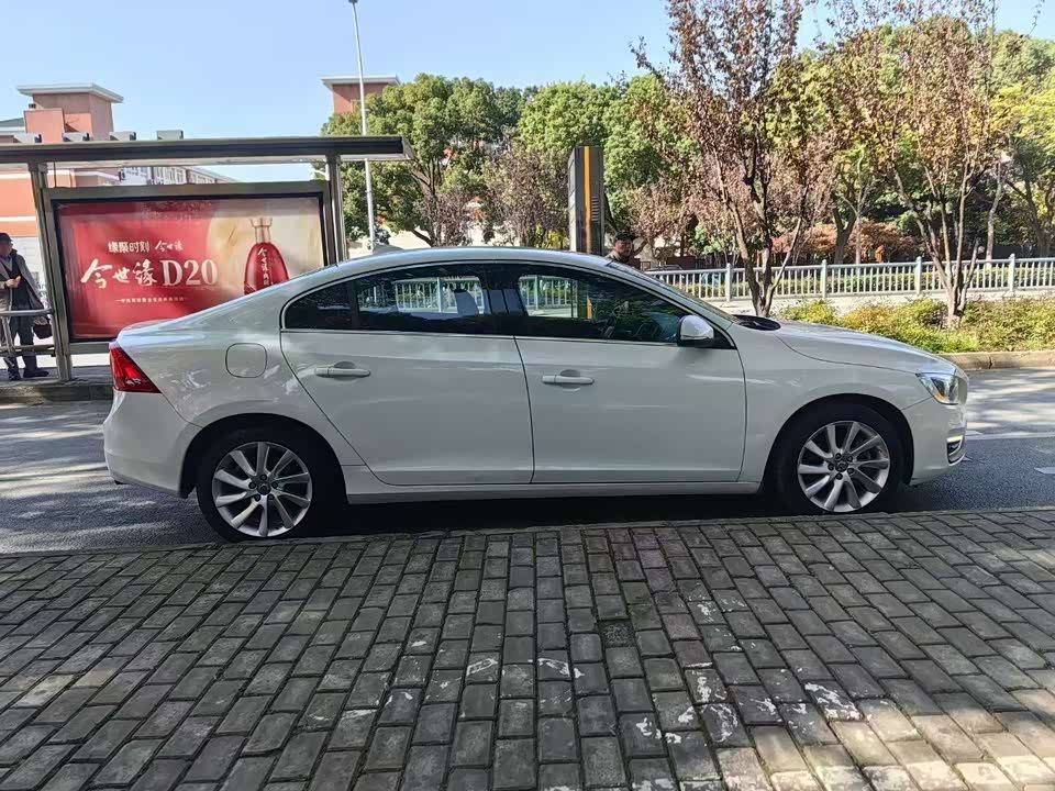 Volvo S60