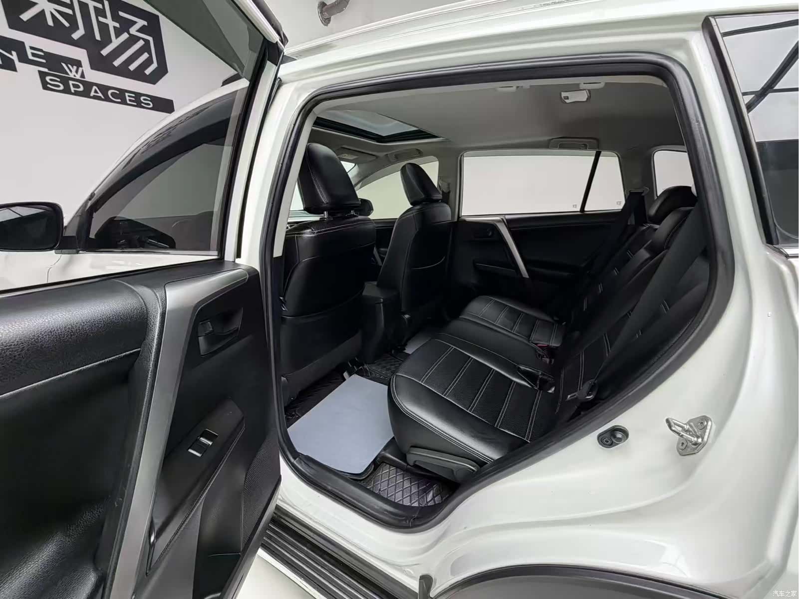 Toyota RAV4, 2017 13