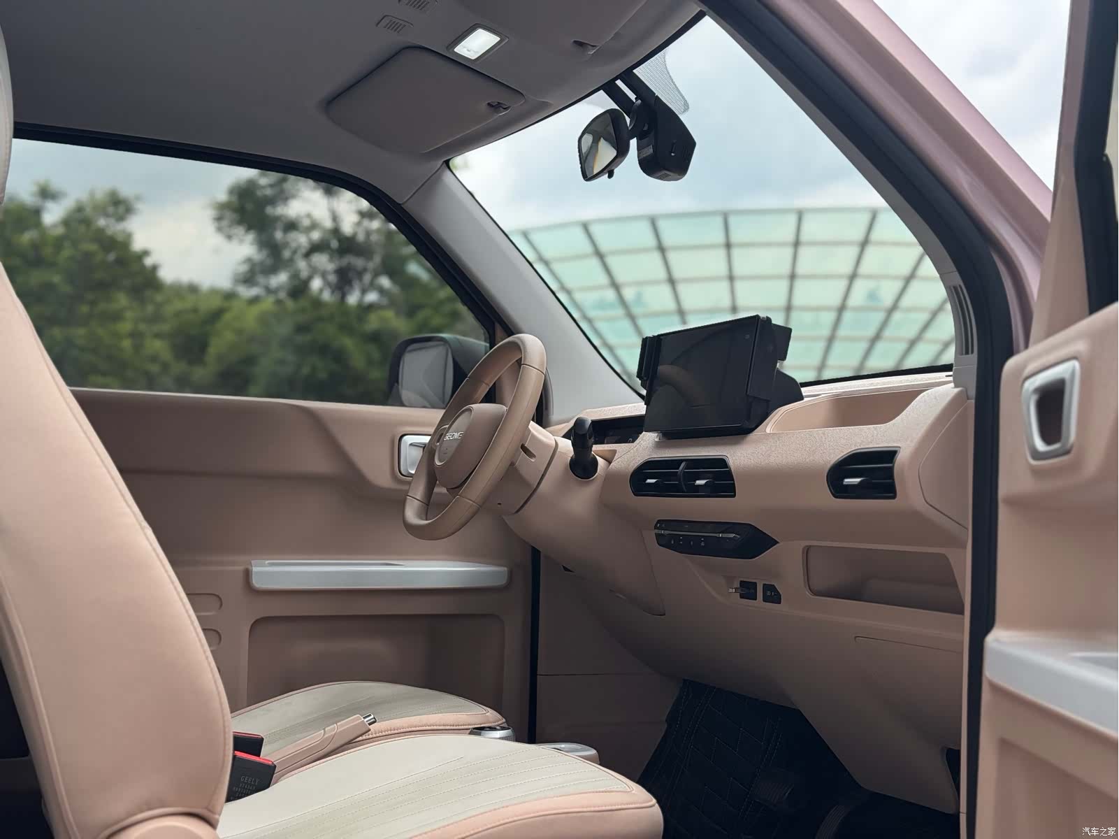 Geely Panda, 2024 15