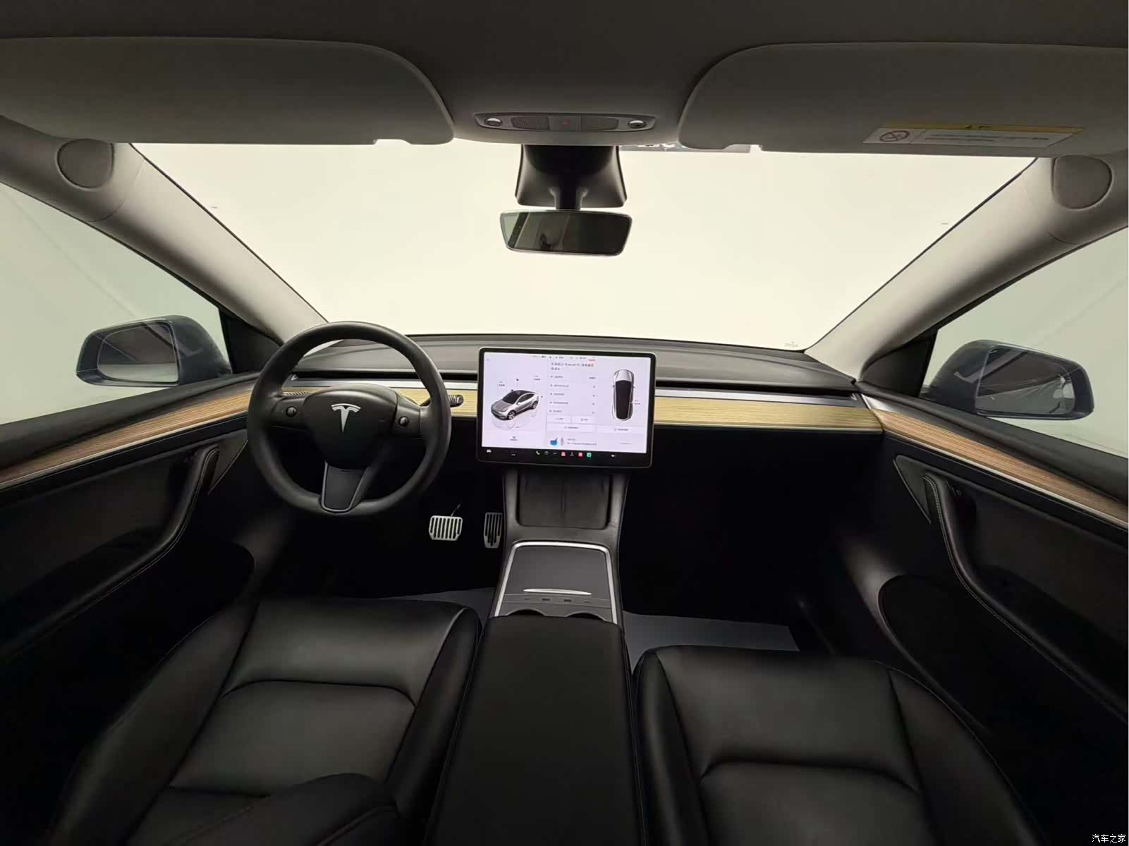 Tesla Model Y, 2023 18