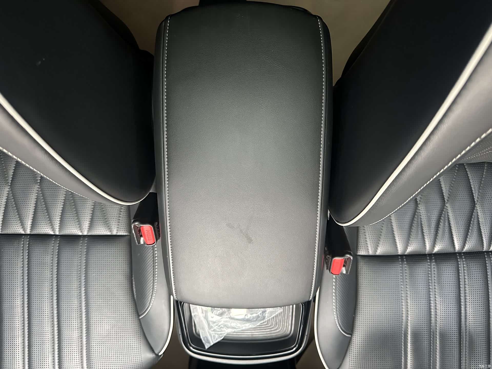 Roewe iMAX8, 2022 12