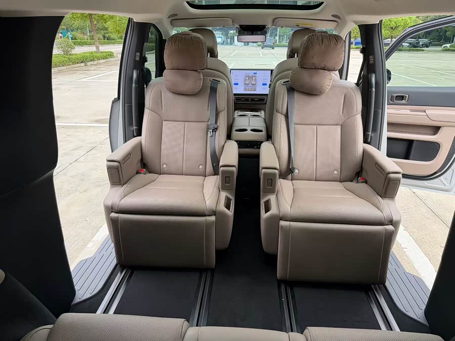 Li Auto MEGA 2025, фото 7