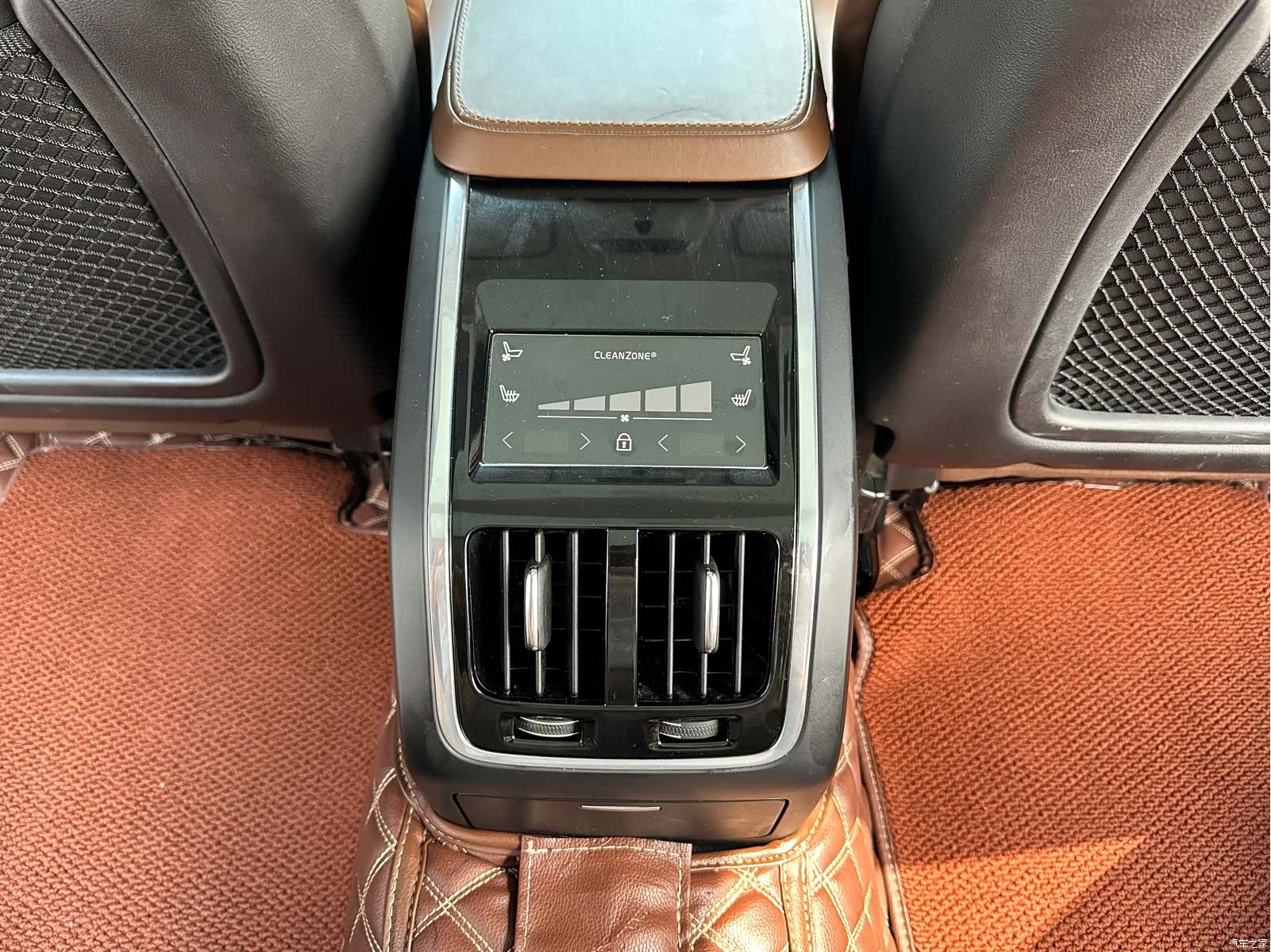 Volvo S90, 2018 18