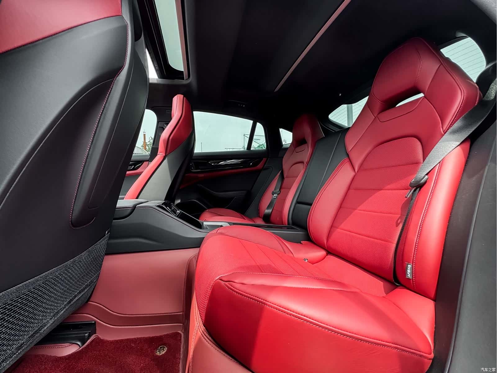 Porsche Panamera, 2025 12
