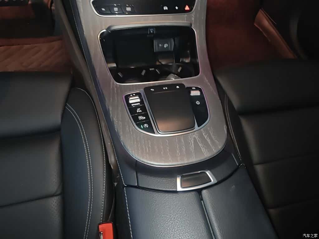 Mercedes-Benz E-Class, 2022 14