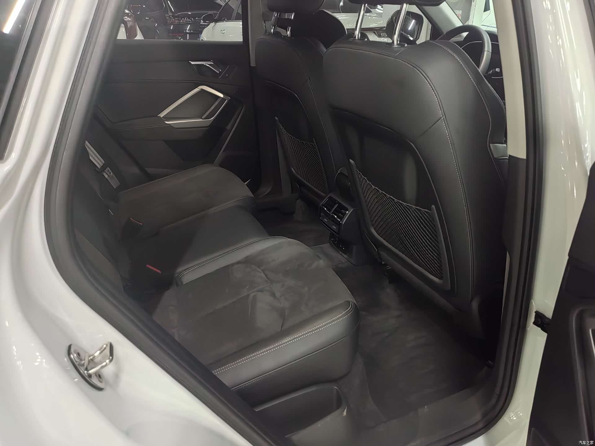 Audi Q3, 2023 6