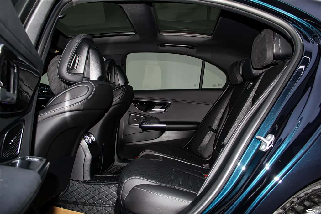 Mercedes-Benz C-Class, 2025 20