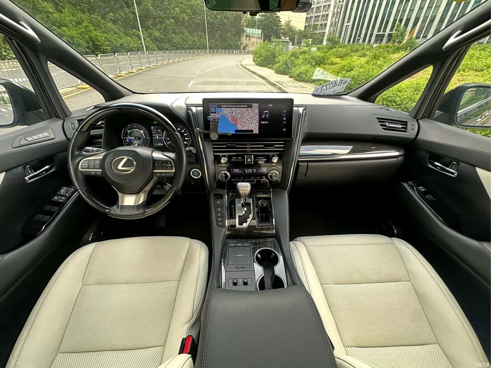 Lexus LM, 2021 7