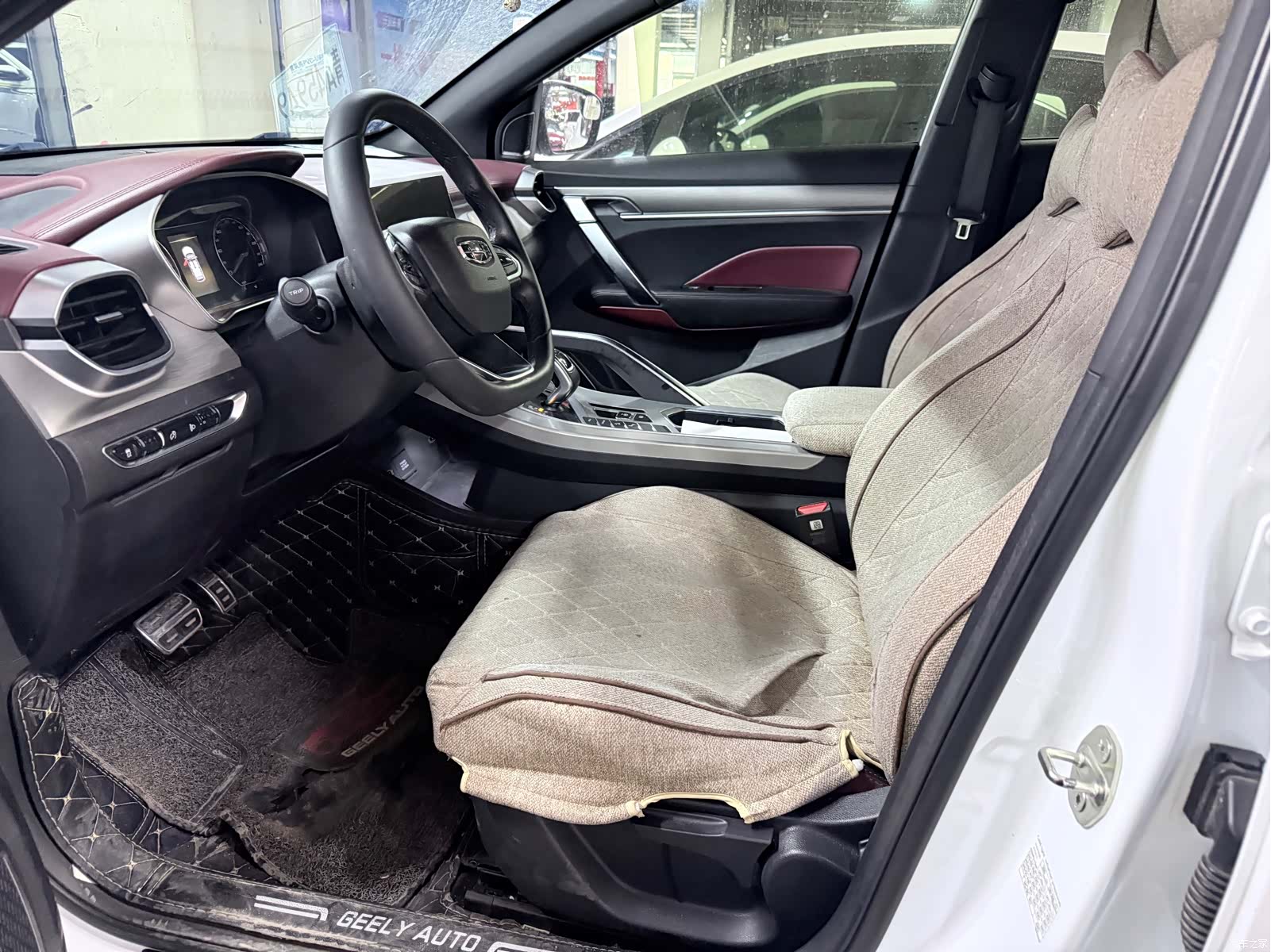 Geely Coolray, 2020 8