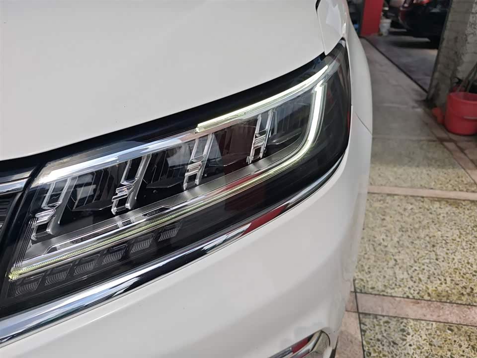 Roewe RX5 Roewe RX5