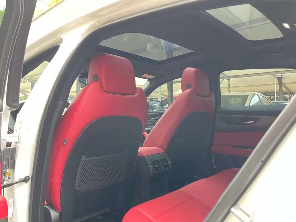 Jaguar XEL Jaguar XEL