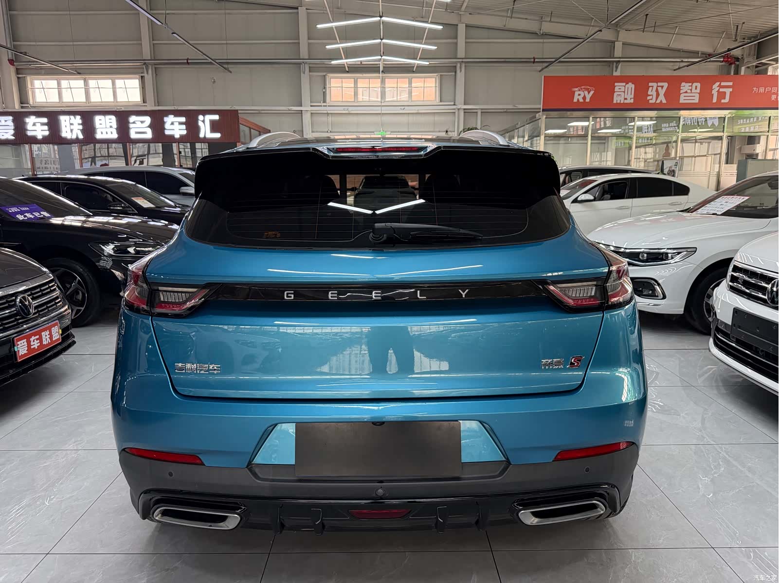 Geely Emgrand, 2022 все фото