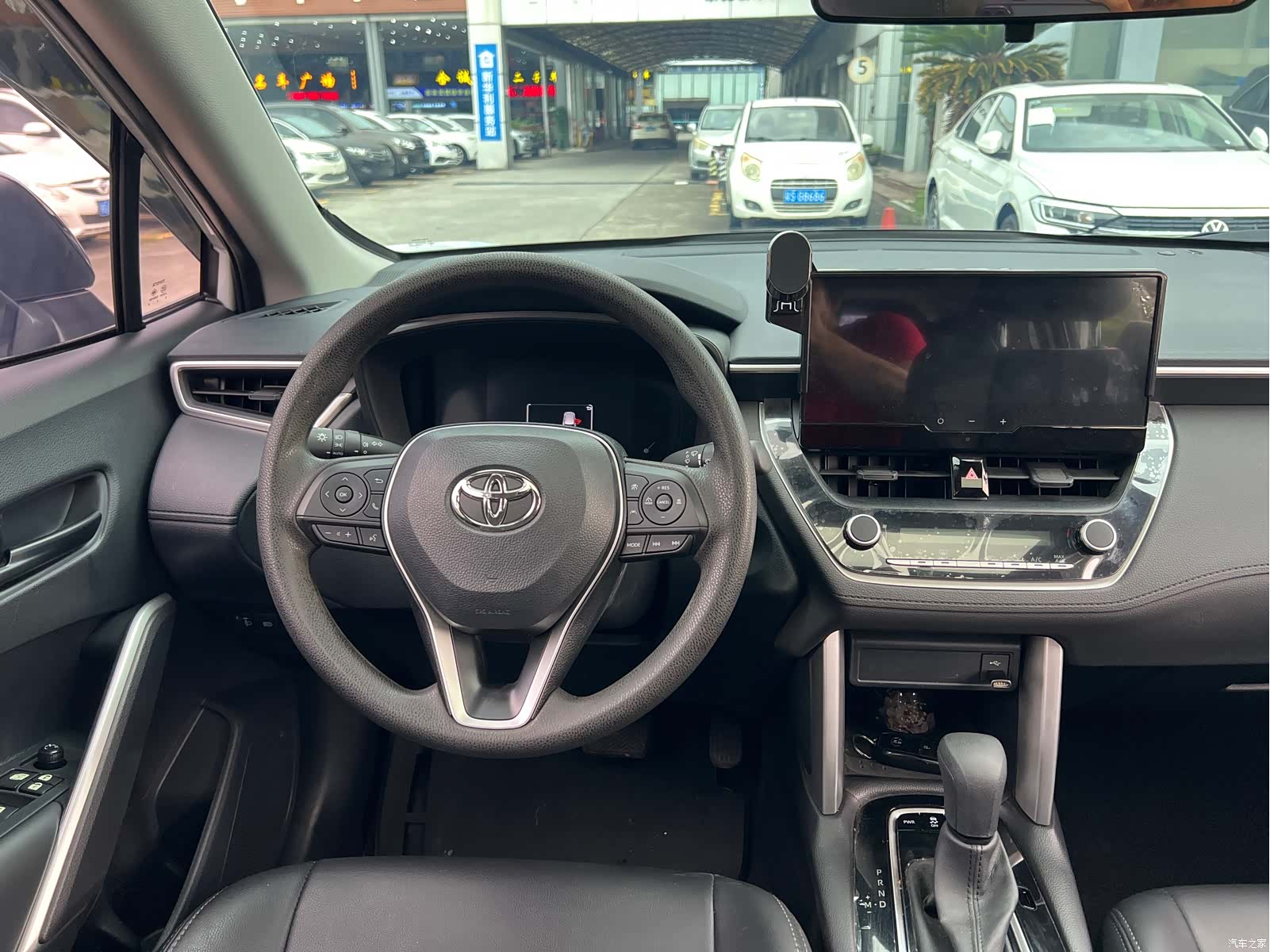 Toyota Frontlander, 2024 13