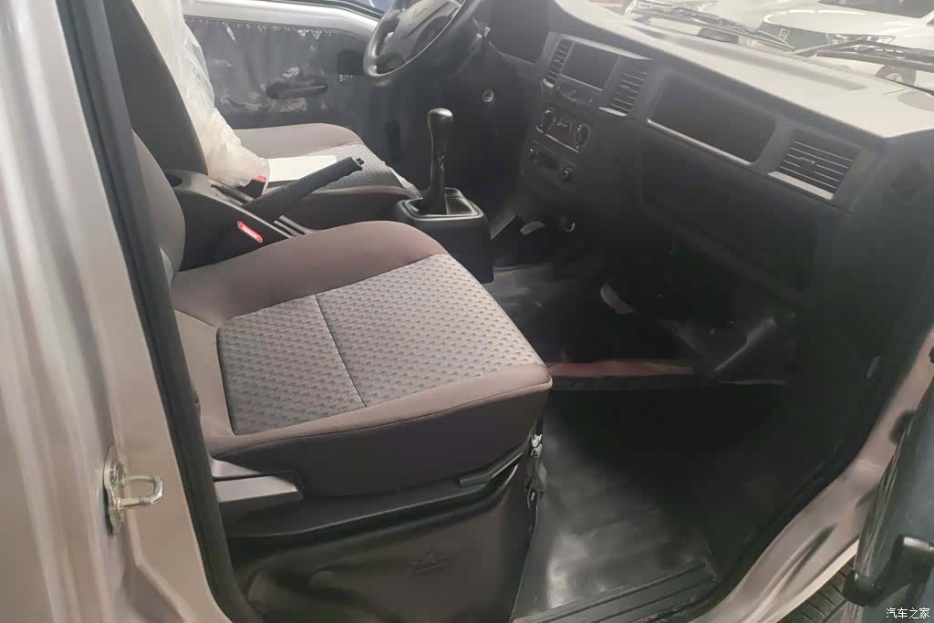 Wuling 5 7, 2025 8