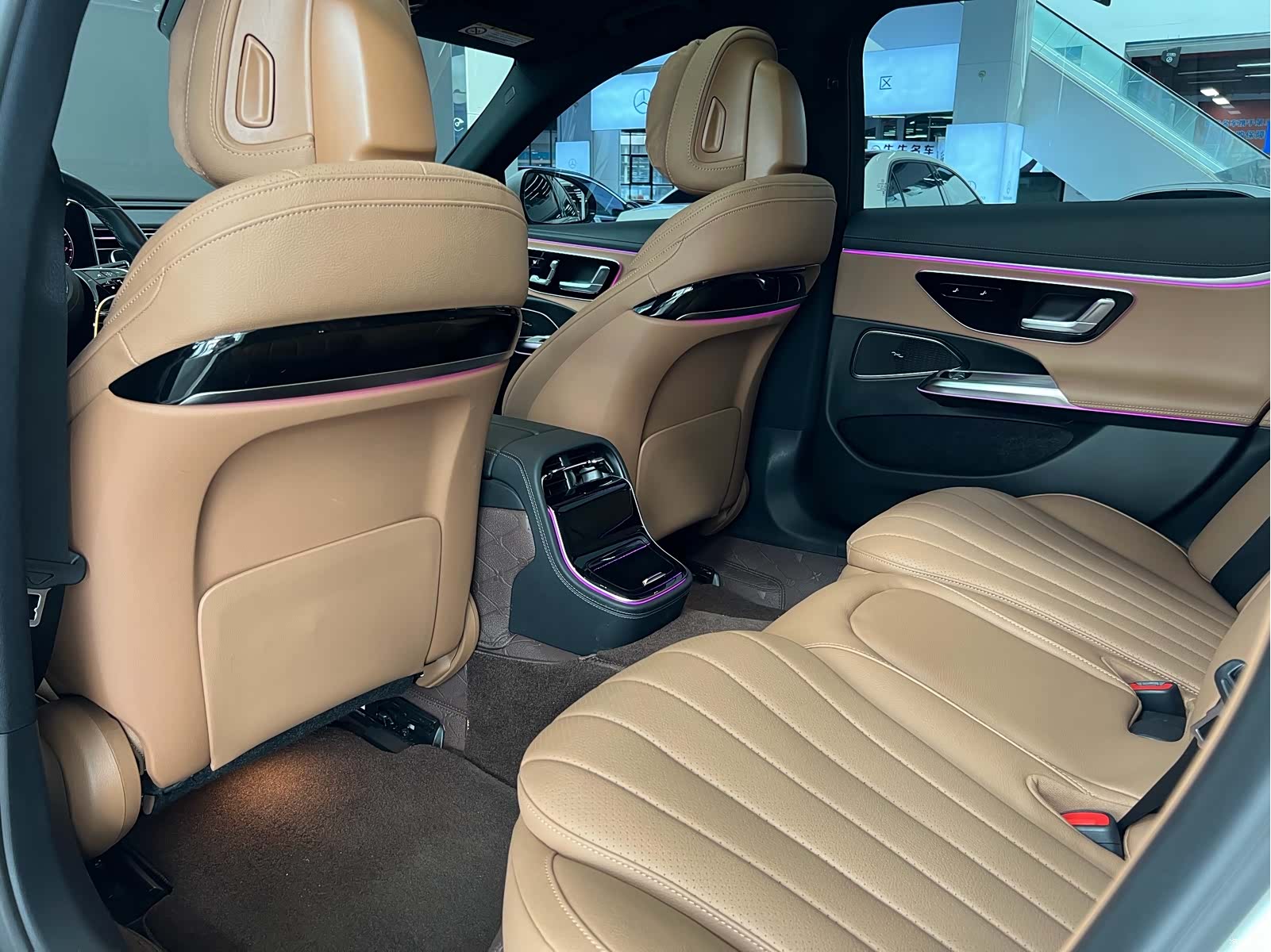 Mercedes-Benz E-Class, 2024 22