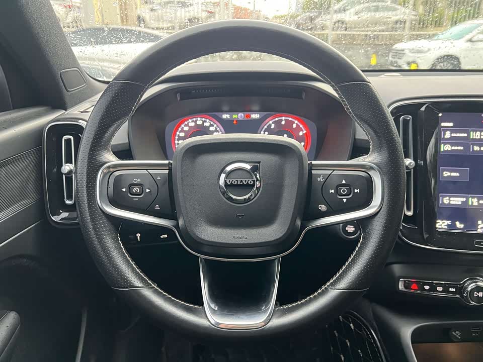 Volvo XC40