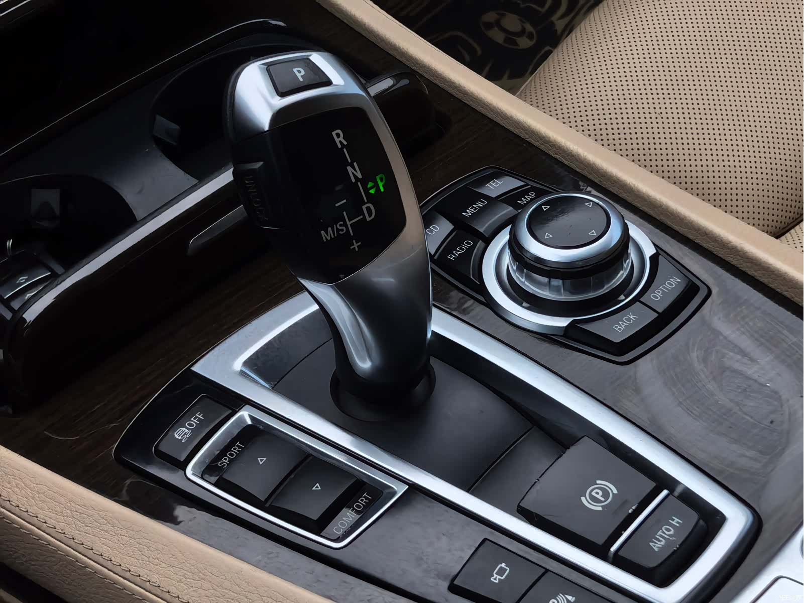 BMW 7 Series, 2011 16