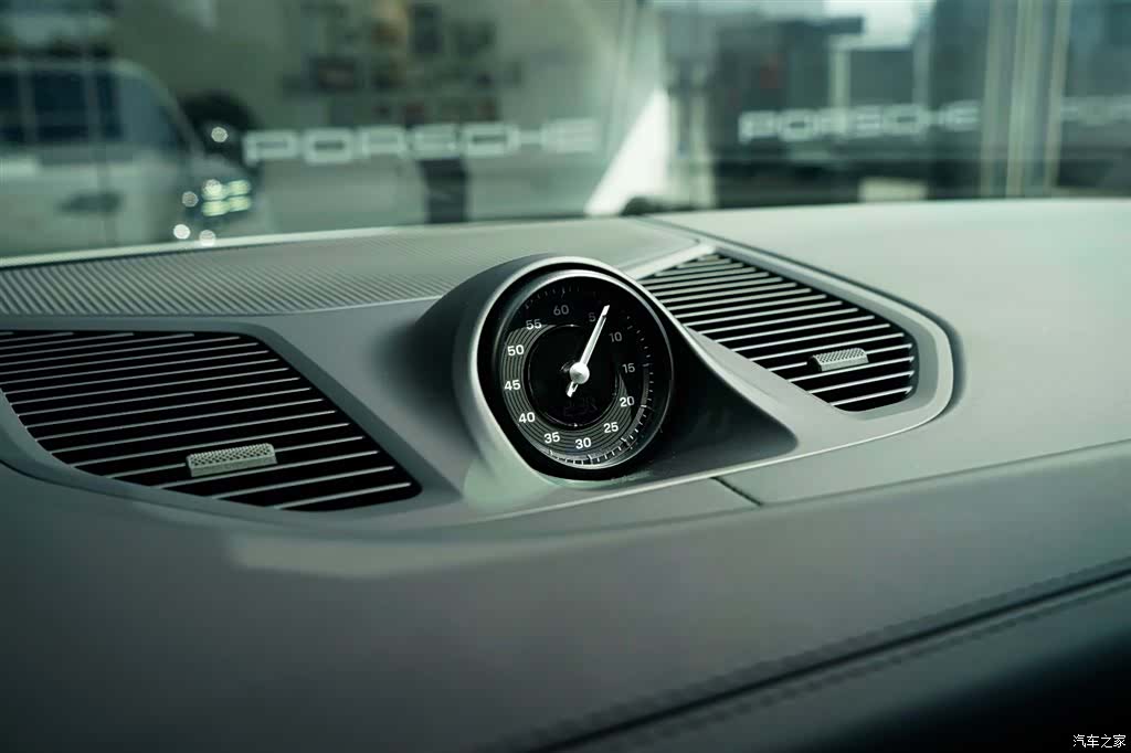 Porsche Cayenne, 2025 16