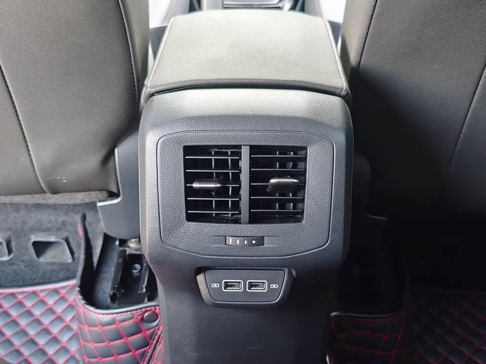 Volkswagen Exploring the shadow