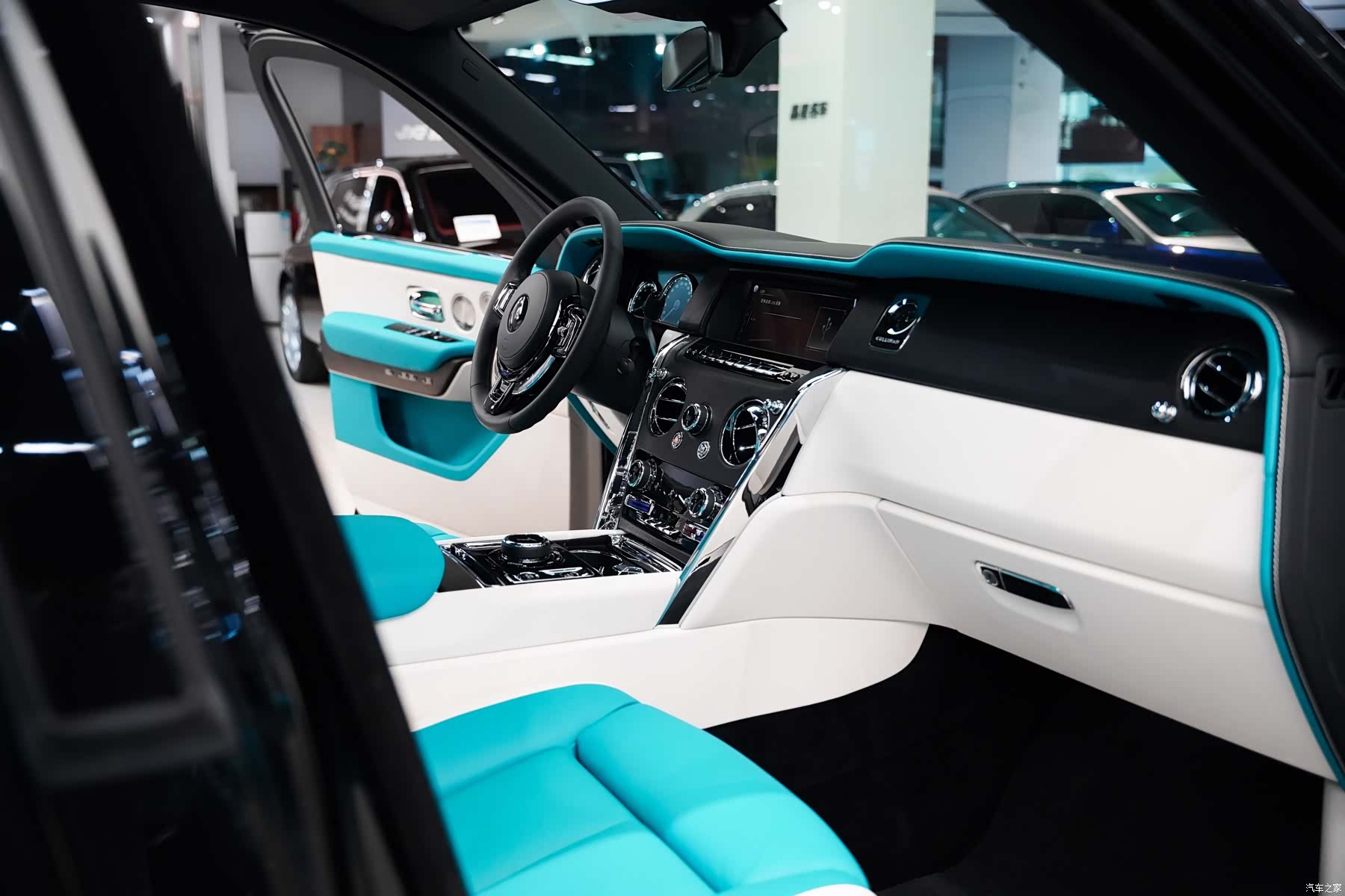 Rolls-Royce Cullinan, 2022 6