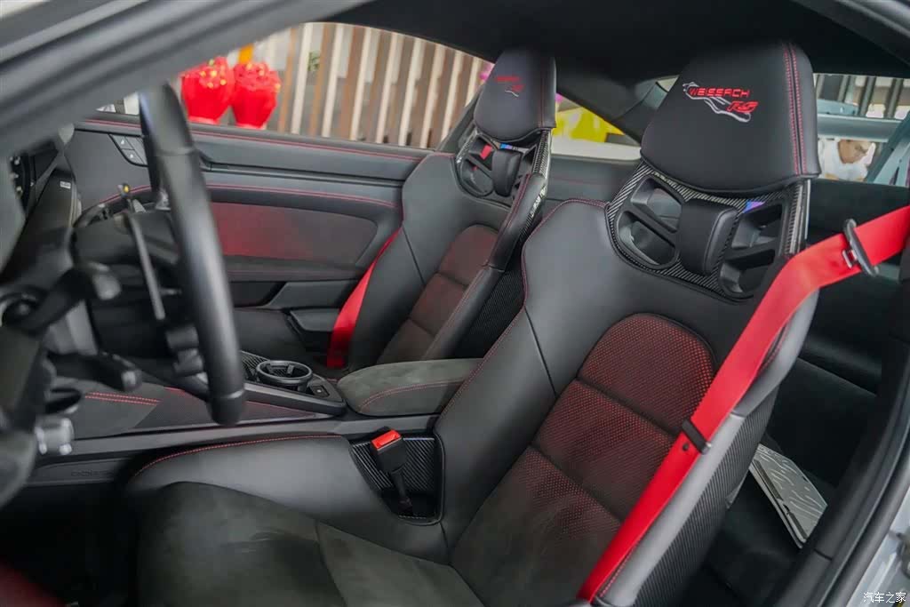 Porsche 911, 2025 24