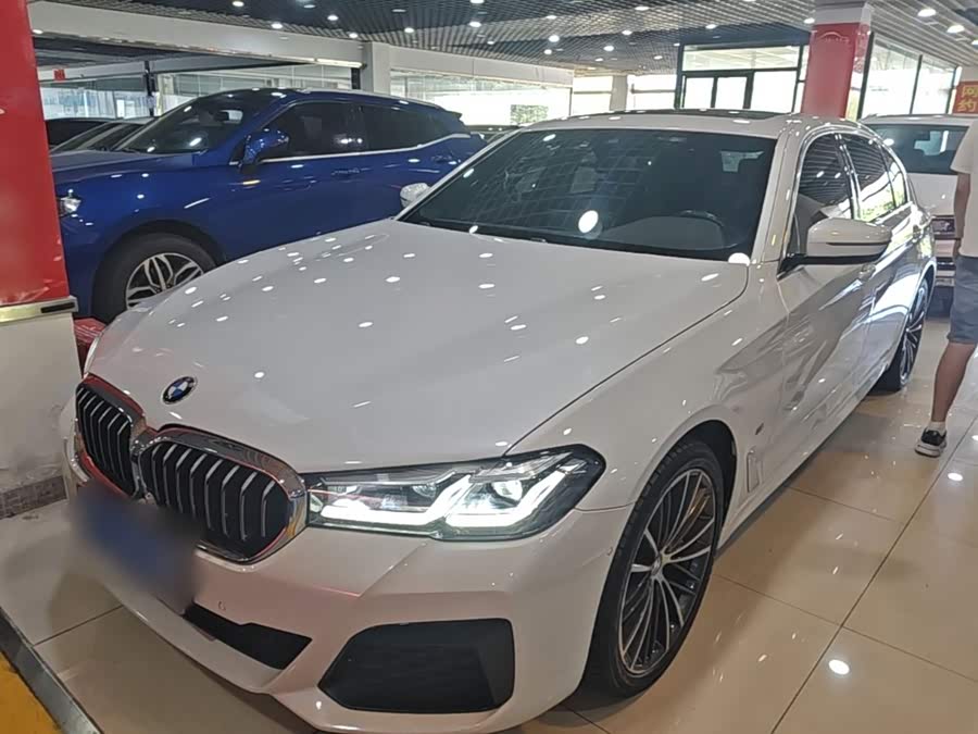 BMW 5 Series 2022, фото 1