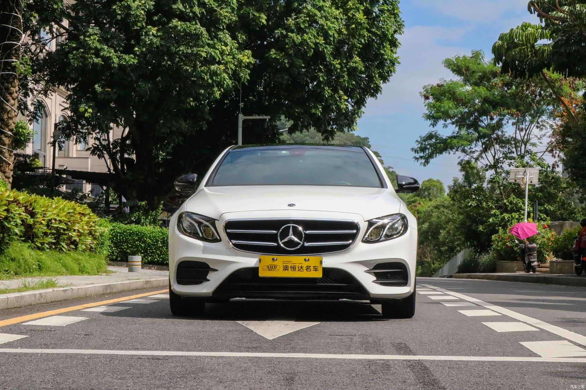 Mercedes-Benz E-Class, 2019 3