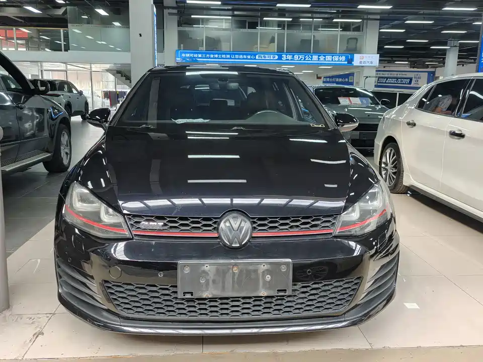 Volkswagen Golf GTI