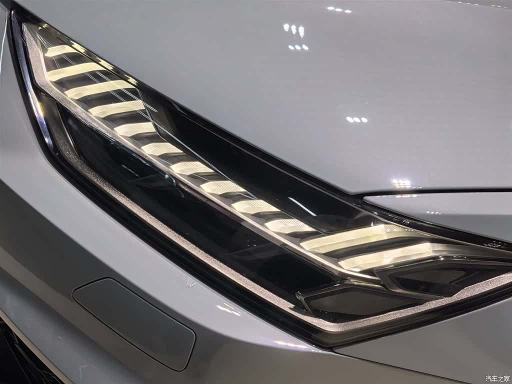 Audi A7L, 2026 7