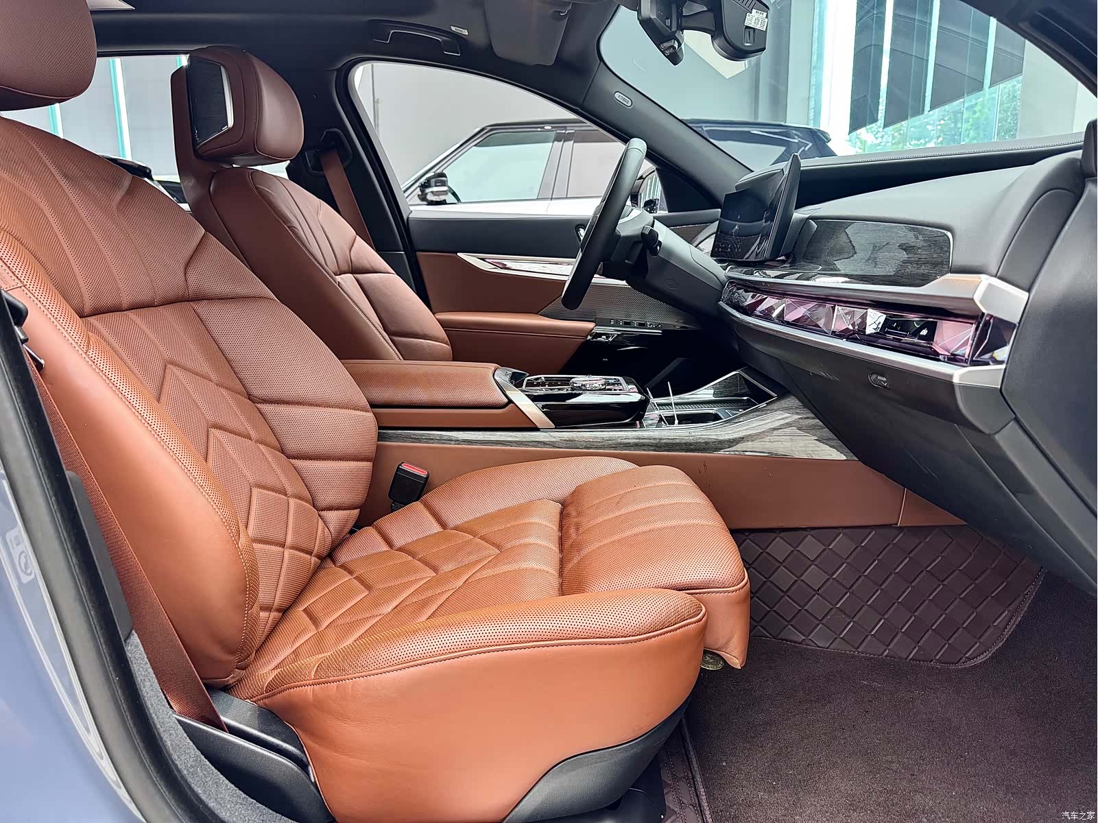 BMW i7, 2023 12