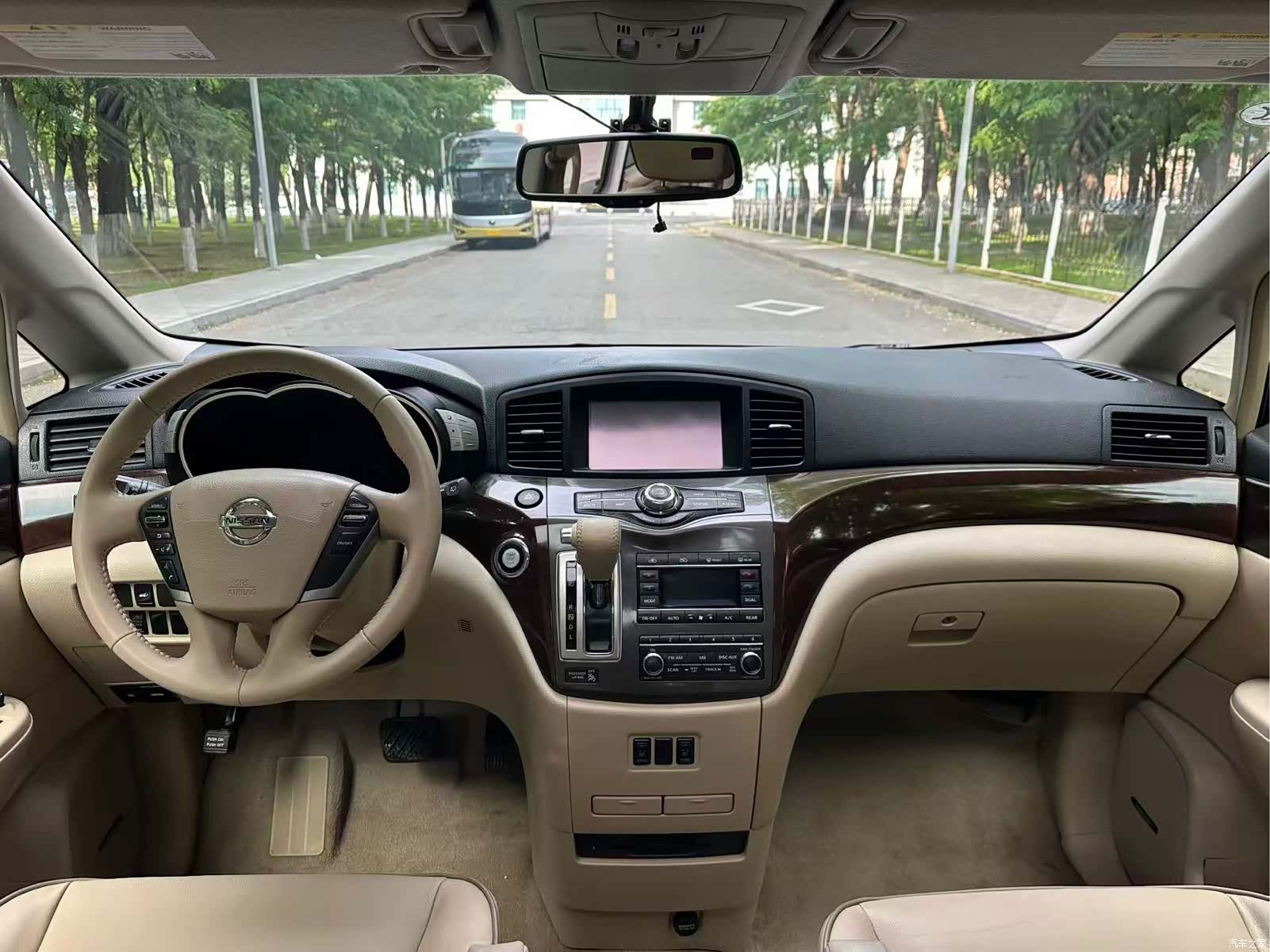 Nissan SL, 2016 9