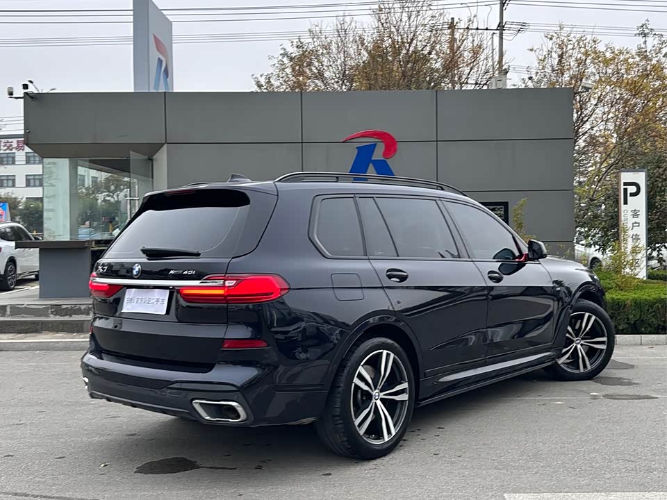 BMW X7