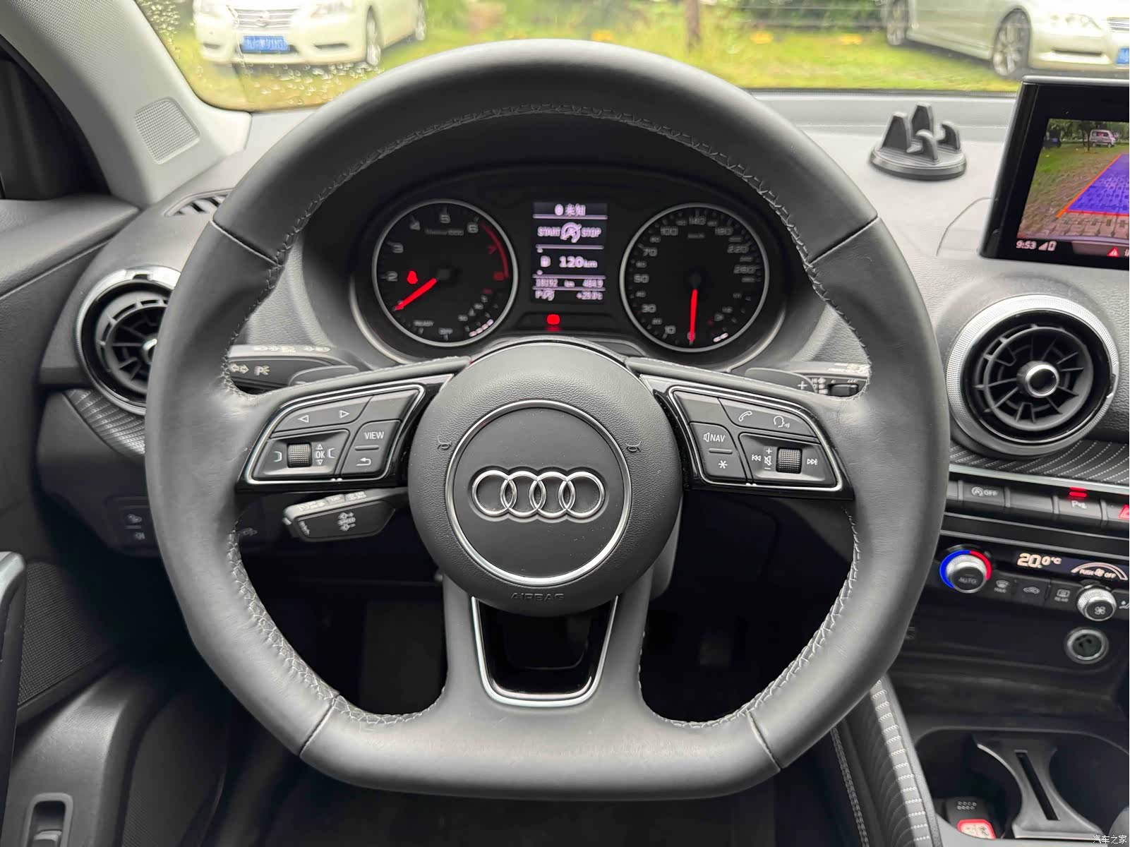 Audi Q2L, 2022 14