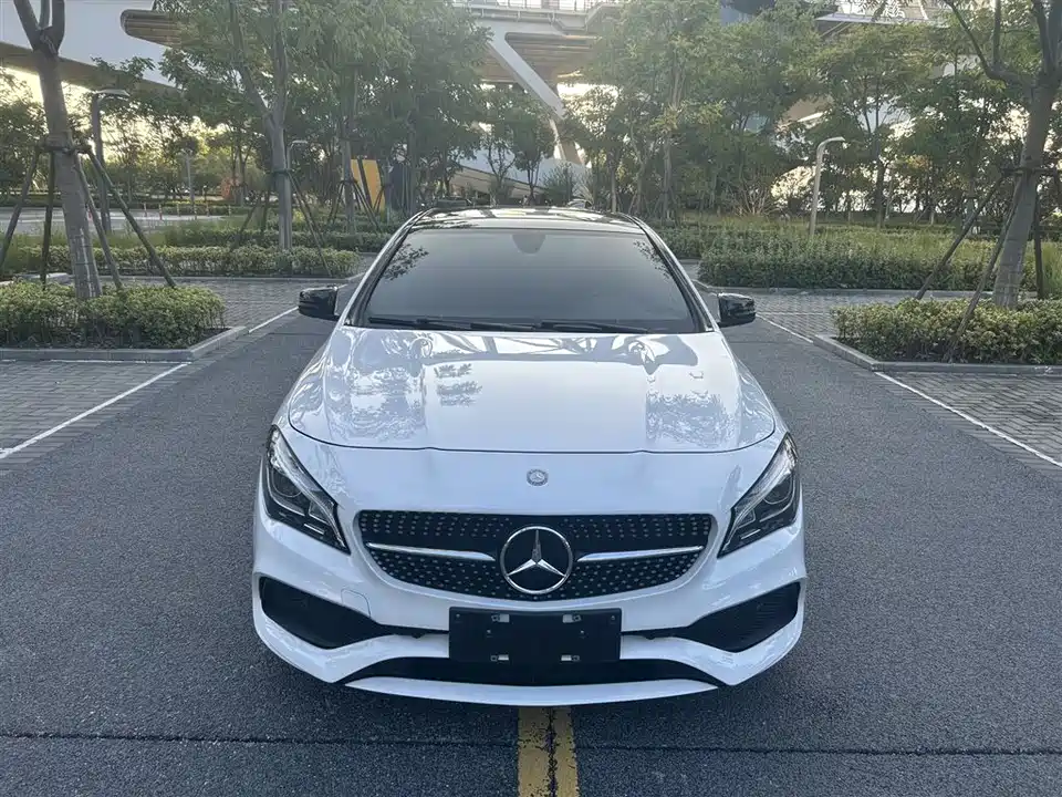Mercedes-Benz CLA Mercedes-Benz CLA