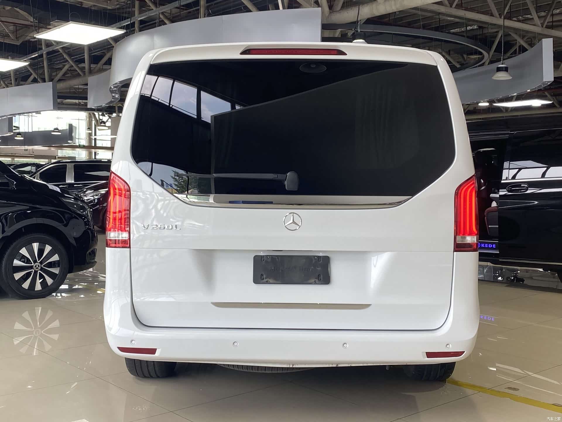 Mercedes-Benz V-Class, 2020 19