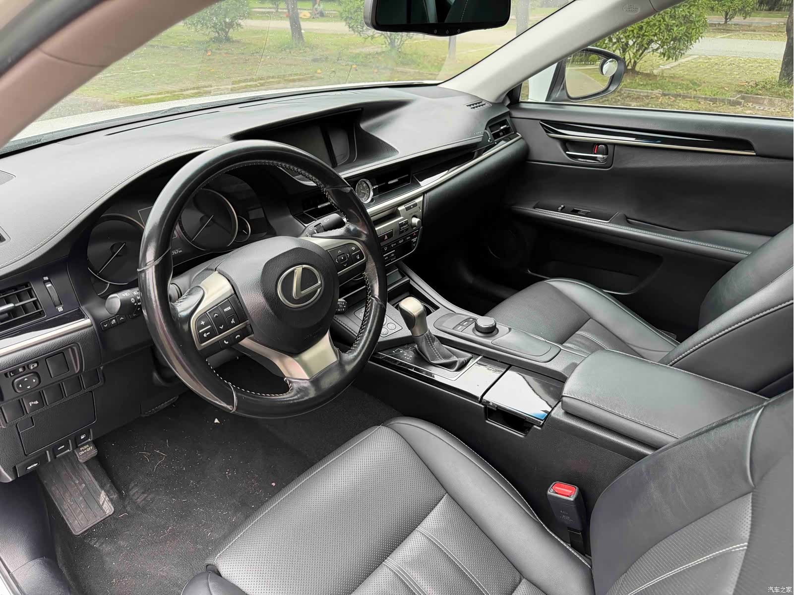 Lexus ES, 2017 11
